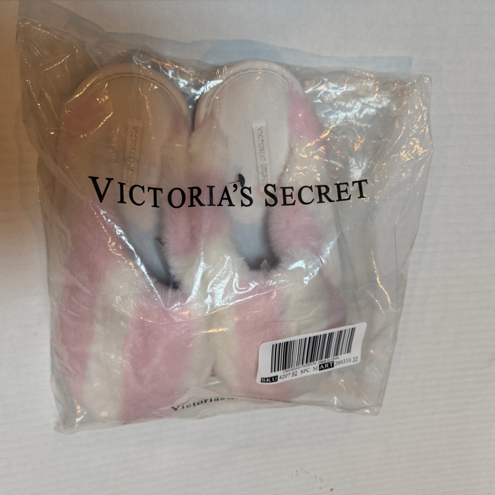 Victoria's Secret Closed Toe Faux Fur Fluffy Slippers Stripe
